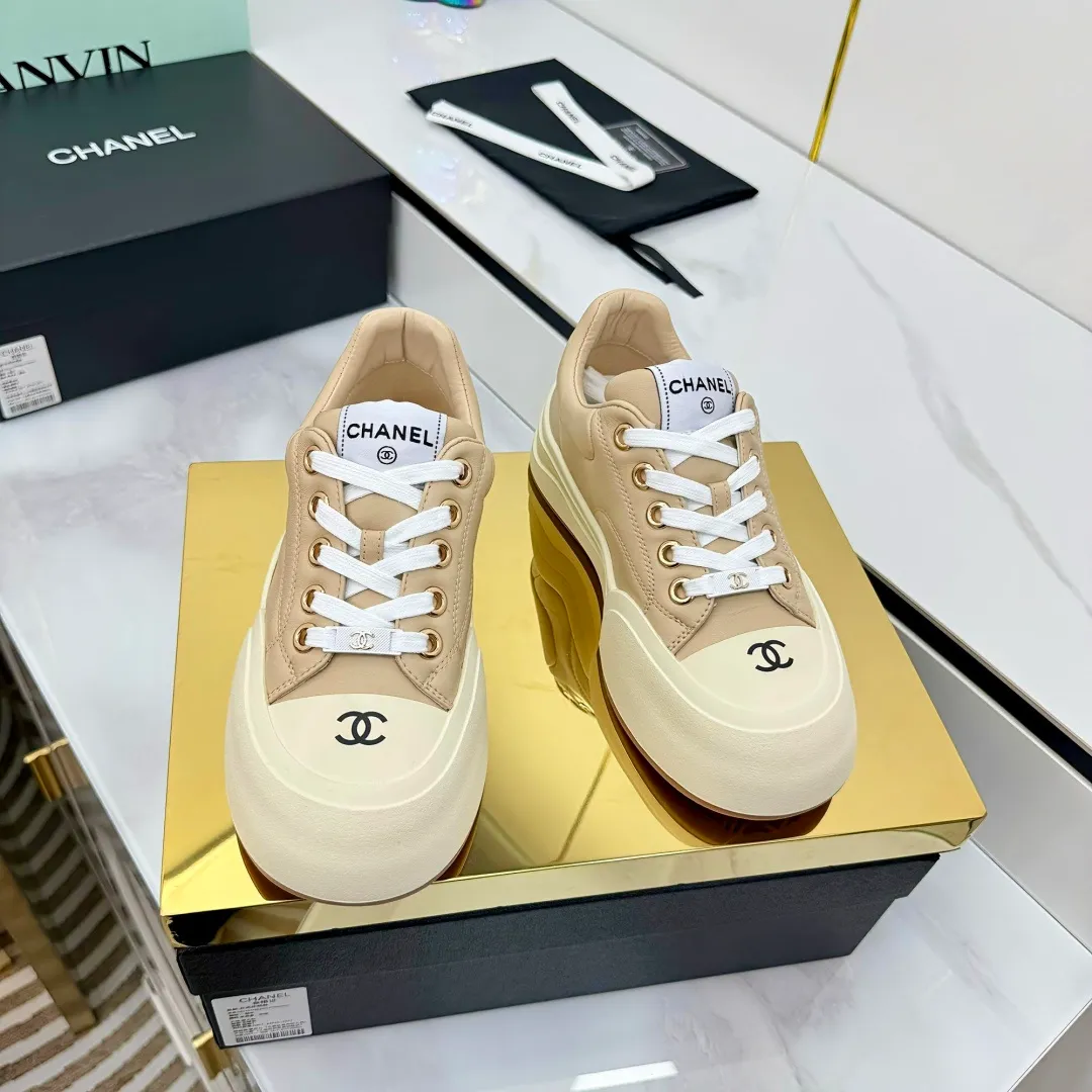 👟👟Ex-factory price 600👟👟 Chanel bread shoes ~ original calfskin panda shoes Chanel 25C latest hot style panda black and white sports shoes casual sneakers Xiaoxiang hot item classic black and white panda color coco girls must pay Fabric: original custom mixed sheepskin lining: original imported breathable mesh lining outsole: Original molded rubber + TPU combination Size: Women's 35-41 👉 👉 👉